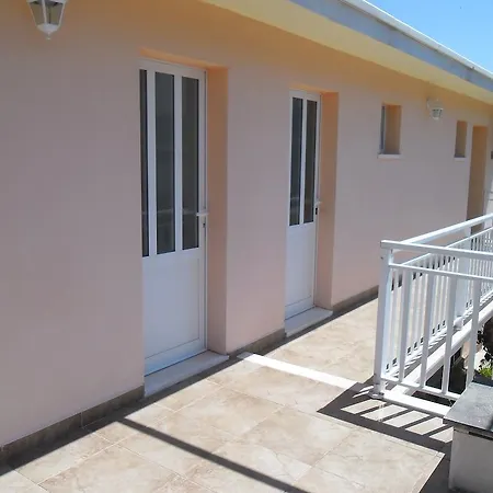 Mikulin Apartments Apartmán Lumbarda