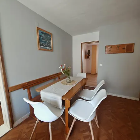 Mikulin Apartments * Lumbarda